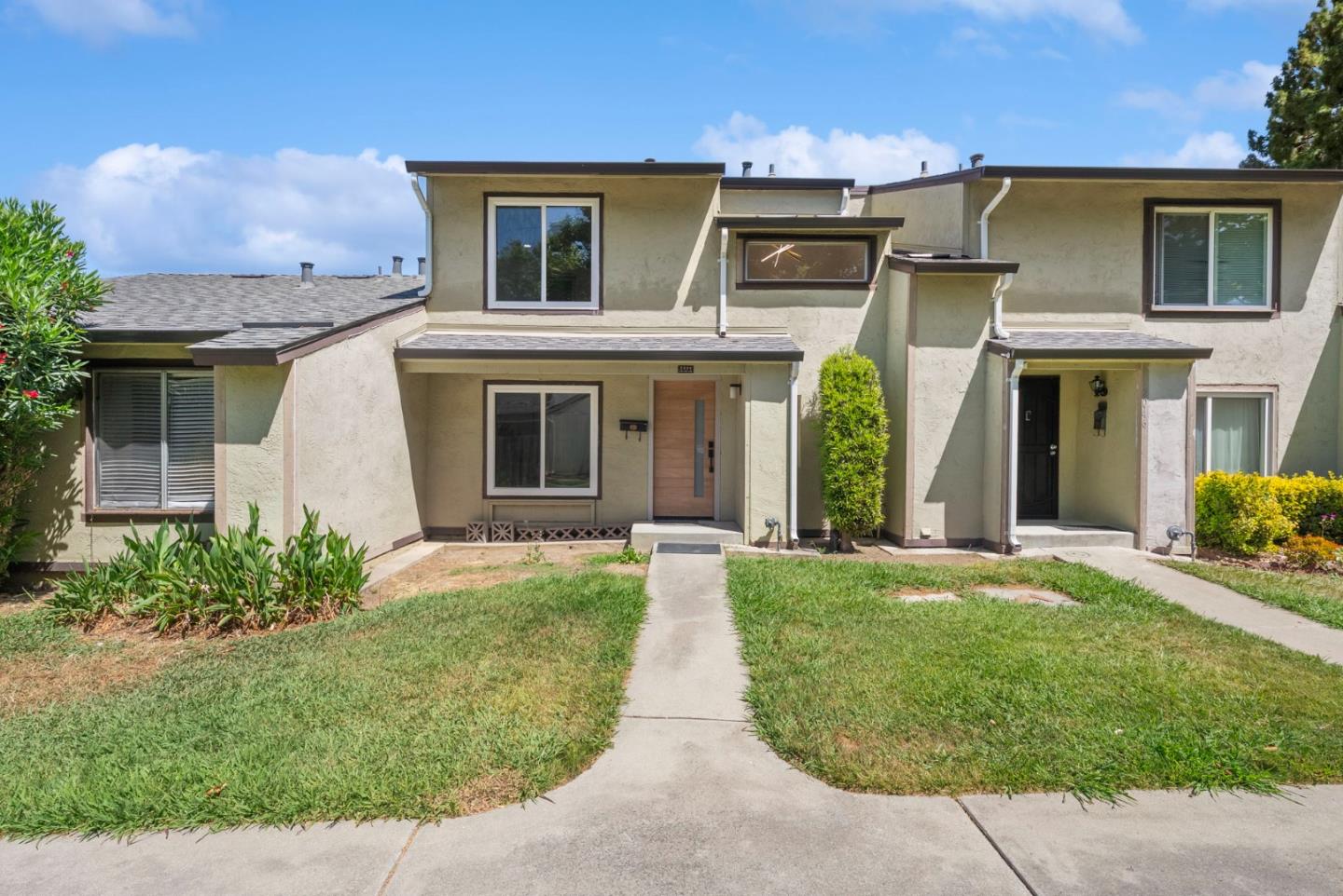 Detail Gallery Image 1 of 28 For 2044 Voss Park Ln, San Jose,  CA 95131 - 4 Beds | 1/1 Baths