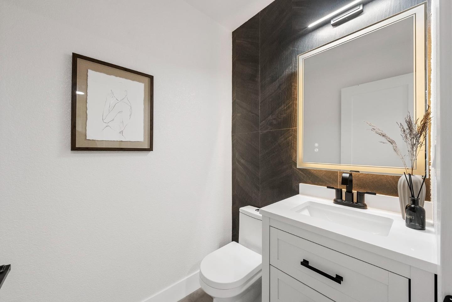 Detail Gallery Image 12 of 28 For 2044 Voss Park Ln, San Jose,  CA 95131 - 4 Beds | 1/1 Baths