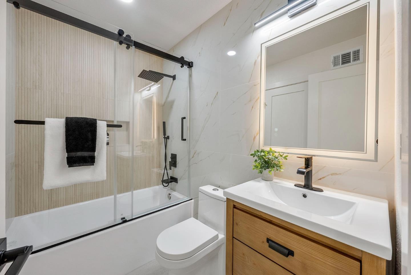 Detail Gallery Image 15 of 28 For 2044 Voss Park Ln, San Jose,  CA 95131 - 4 Beds | 1/1 Baths