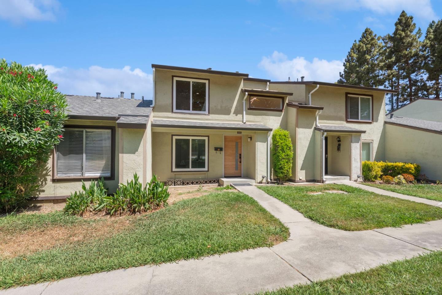 Detail Gallery Image 2 of 28 For 2044 Voss Park Ln, San Jose,  CA 95131 - 4 Beds | 1/1 Baths