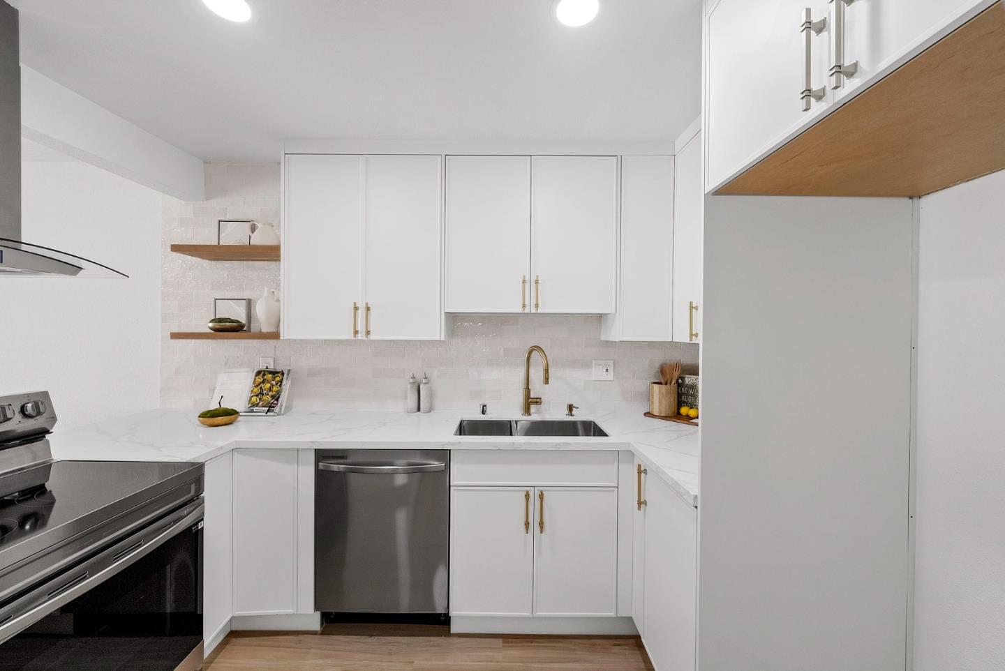 Detail Gallery Image 9 of 28 For 2044 Voss Park Ln, San Jose,  CA 95131 - 4 Beds | 1/1 Baths