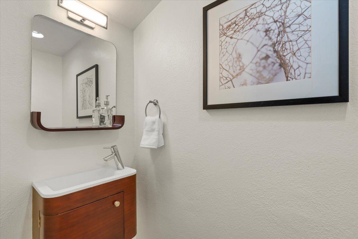 Detail Gallery Image 15 of 27 For 535 Pine Wood Ln, Los Gatos,  CA 95032 - 3 Beds | 2/1 Baths