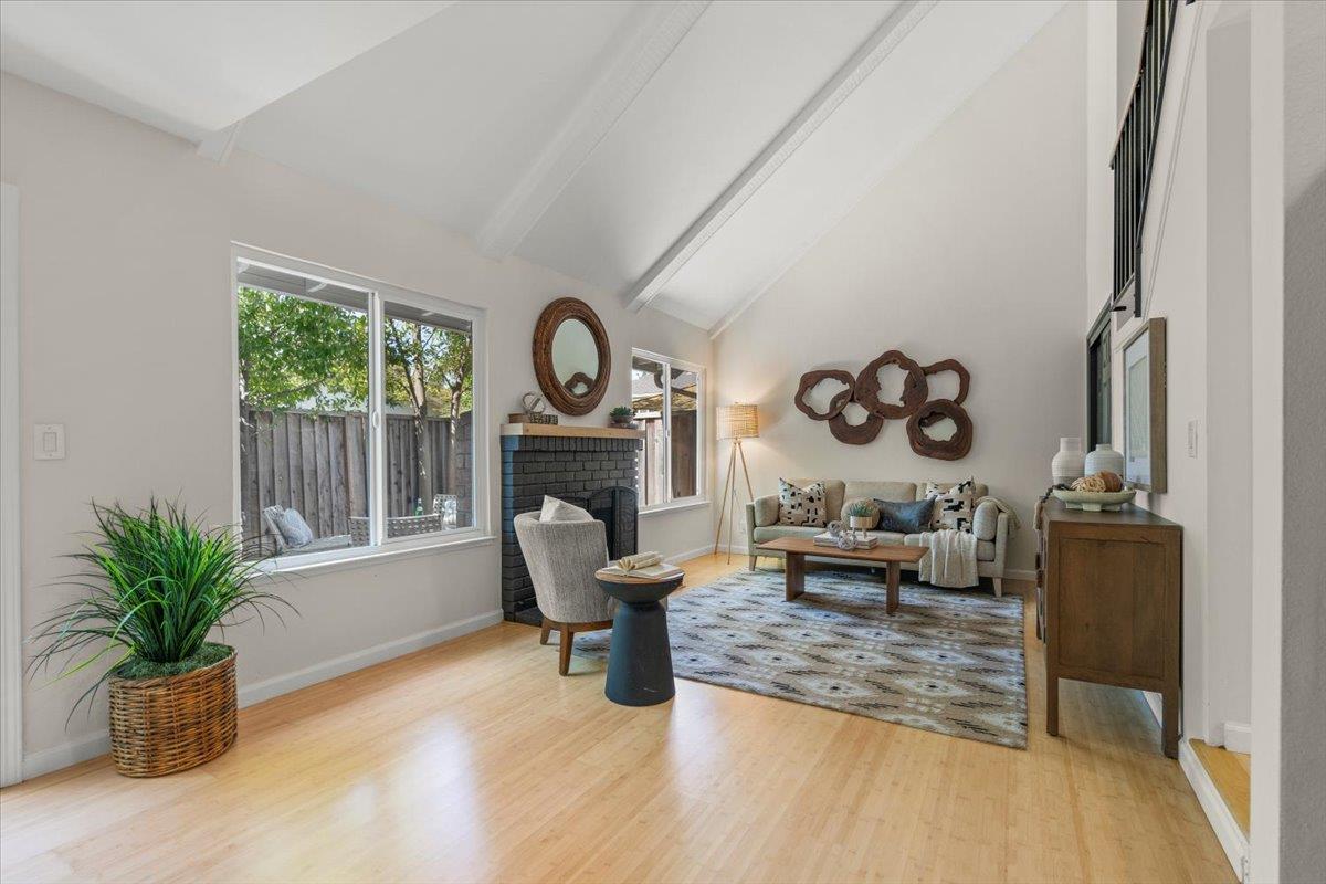 Detail Gallery Image 5 of 27 For 535 Pine Wood Ln, Los Gatos,  CA 95032 - 3 Beds | 2/1 Baths