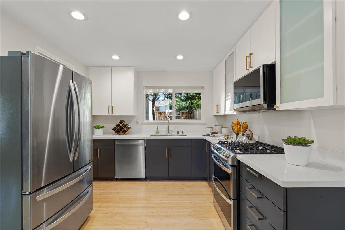Detail Gallery Image 8 of 27 For 535 Pine Wood Ln, Los Gatos,  CA 95032 - 3 Beds | 2/1 Baths