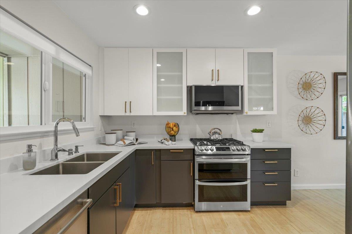 Detail Gallery Image 9 of 27 For 535 Pine Wood Ln, Los Gatos,  CA 95032 - 3 Beds | 2/1 Baths