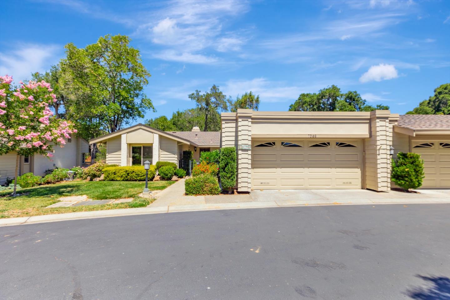 Detail Gallery Image 2 of 54 For 7369 via Montecitos, San Jose,  CA 95135 - 2 Beds | 2 Baths
