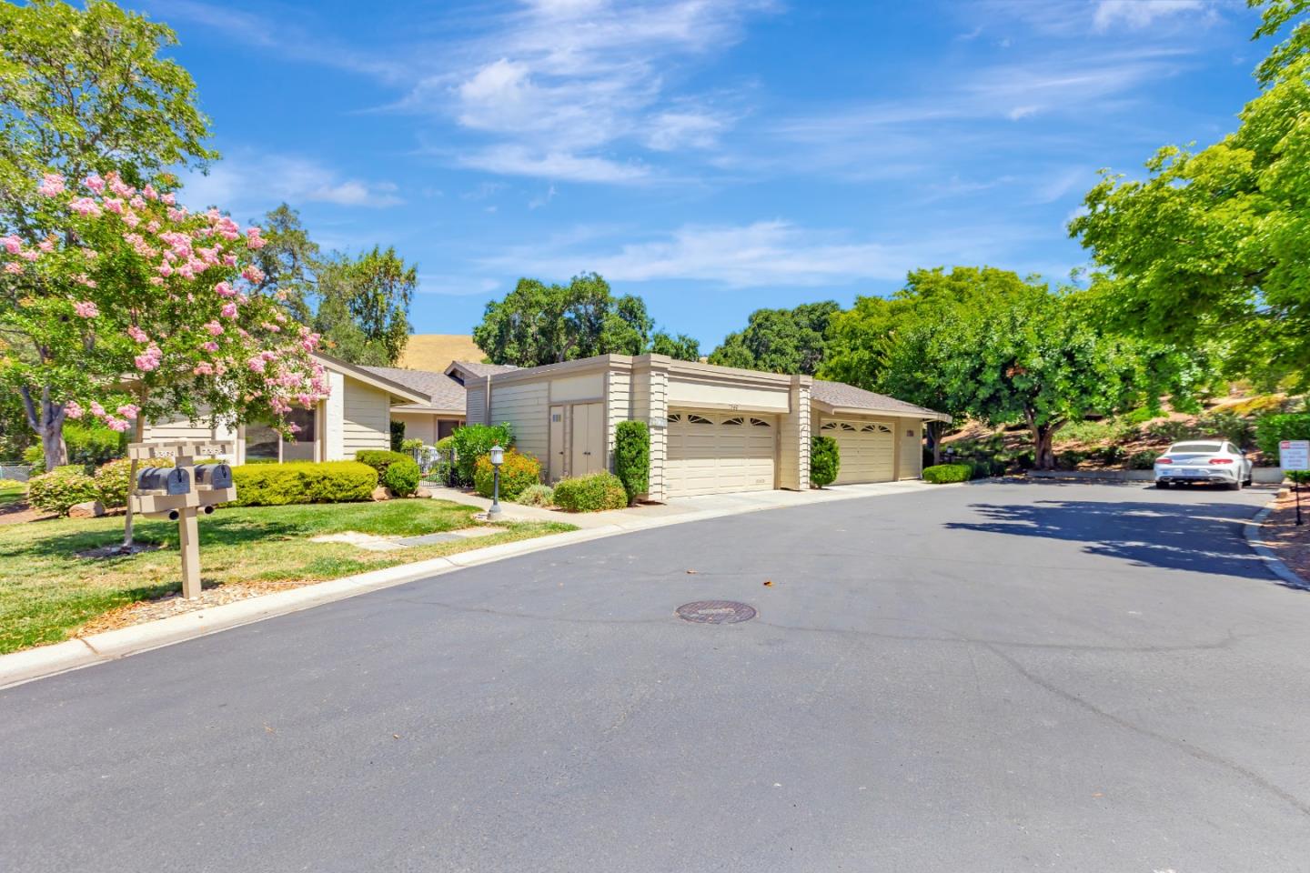 Detail Gallery Image 3 of 54 For 7369 via Montecitos, San Jose,  CA 95135 - 2 Beds | 2 Baths