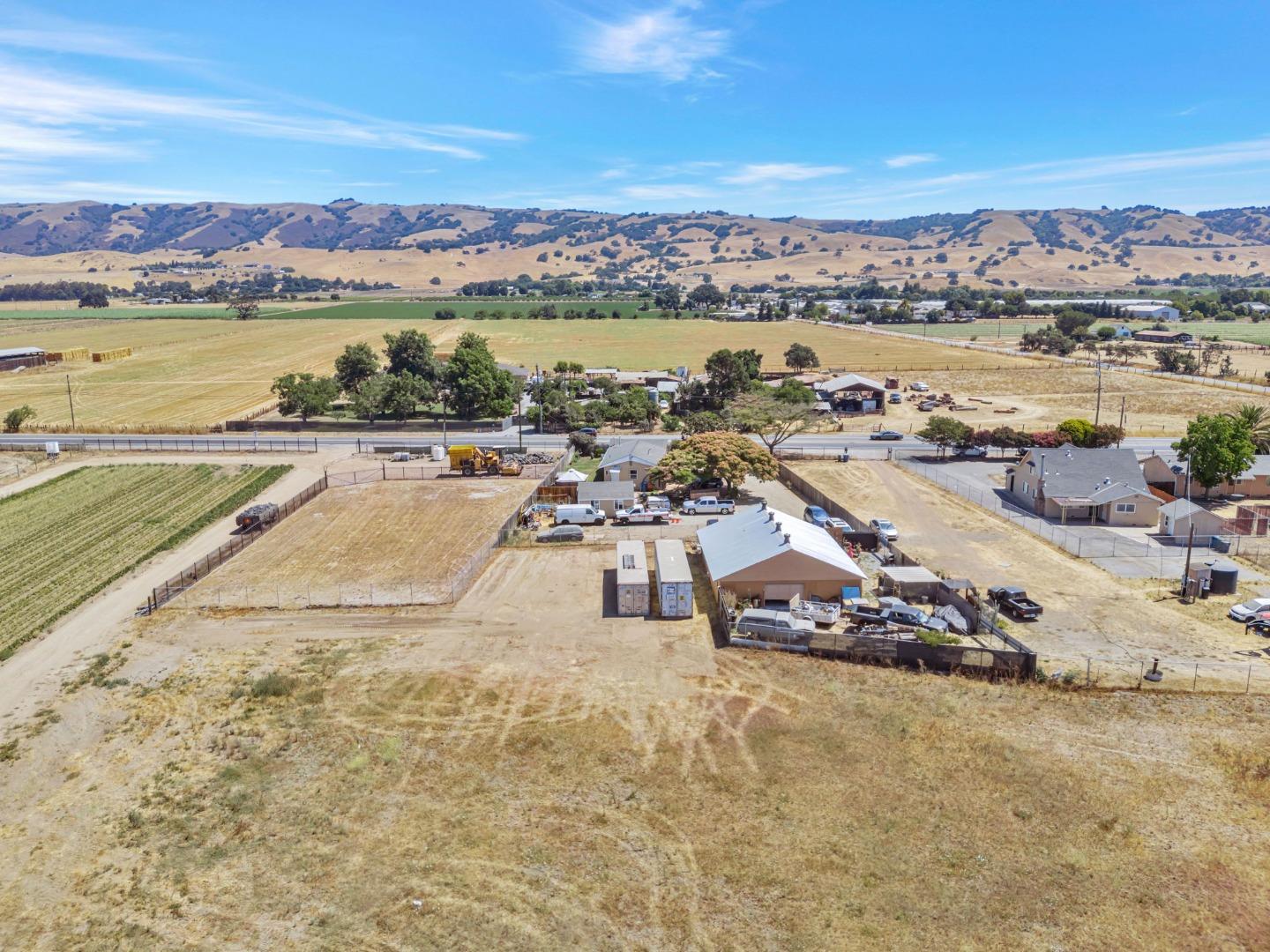 Detail Gallery Image 20 of 59 For 2712 Ferguson Rd, Gilroy,  CA 95020 - 2 Beds | 1 Baths