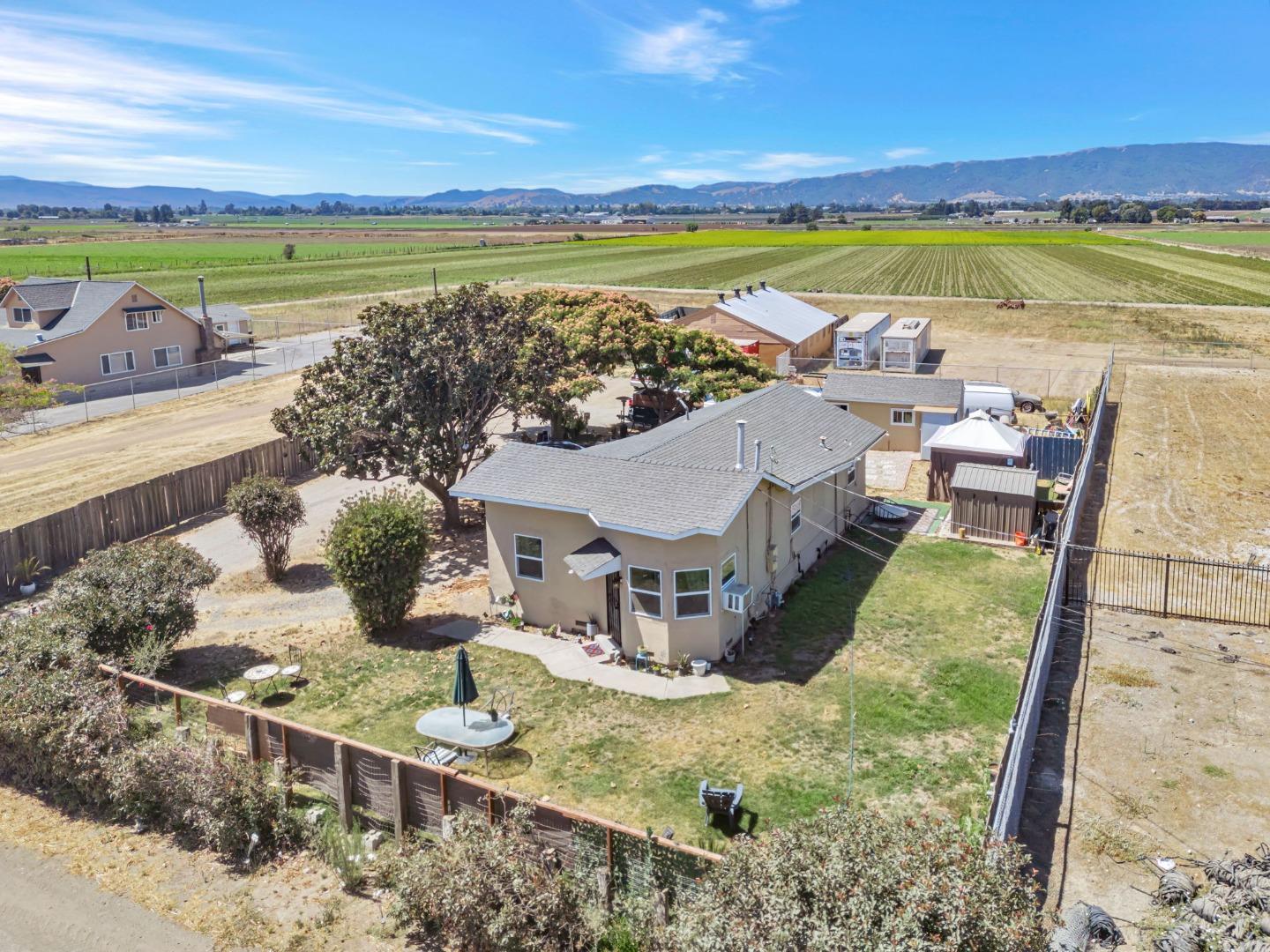 Detail Gallery Image 3 of 59 For 2712 Ferguson Rd, Gilroy,  CA 95020 - 2 Beds | 1 Baths