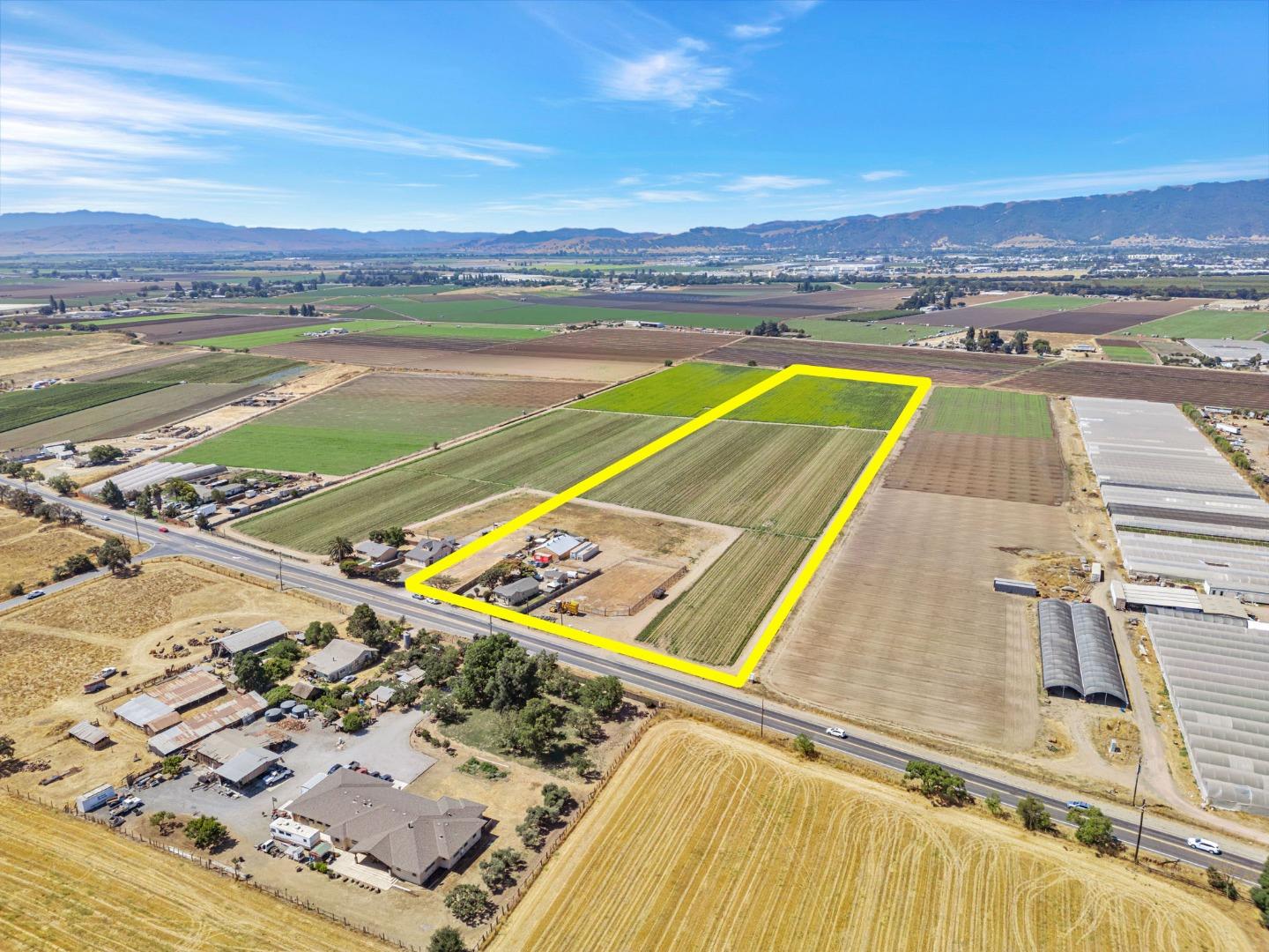 Detail Gallery Image 8 of 59 For 2712 Ferguson Rd, Gilroy,  CA 95020 - 2 Beds | 1 Baths