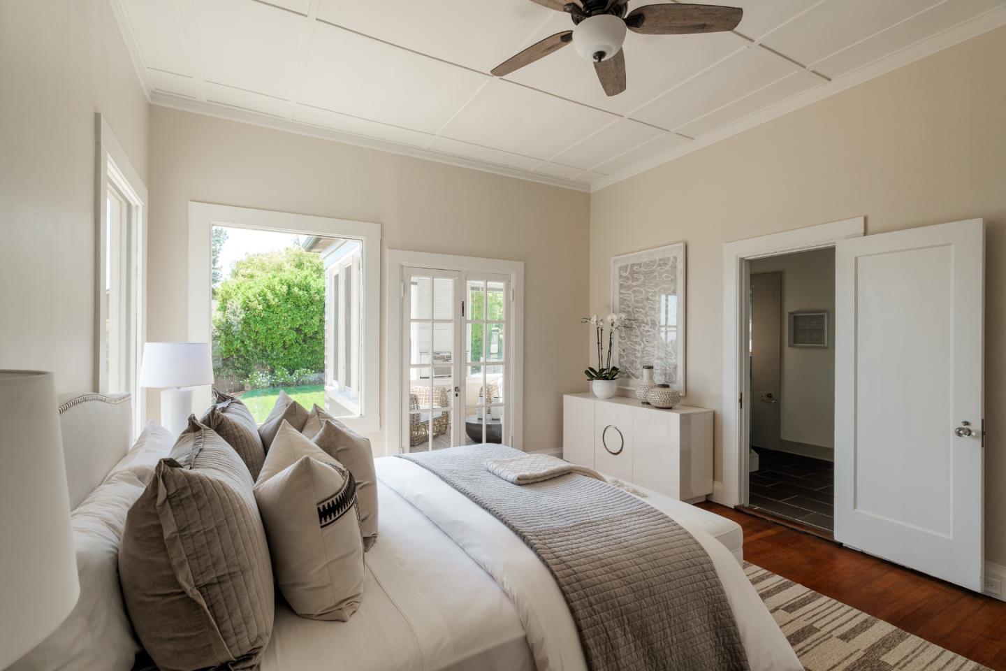 Detail Gallery Image 15 of 28 For 730 Mora Dr, Los Altos,  CA 94024 - 4 Beds | 3/3 Baths