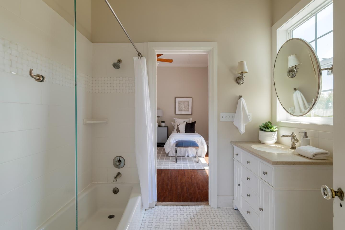 Detail Gallery Image 19 of 28 For 730 Mora Dr, Los Altos,  CA 94024 - 4 Beds | 3/3 Baths