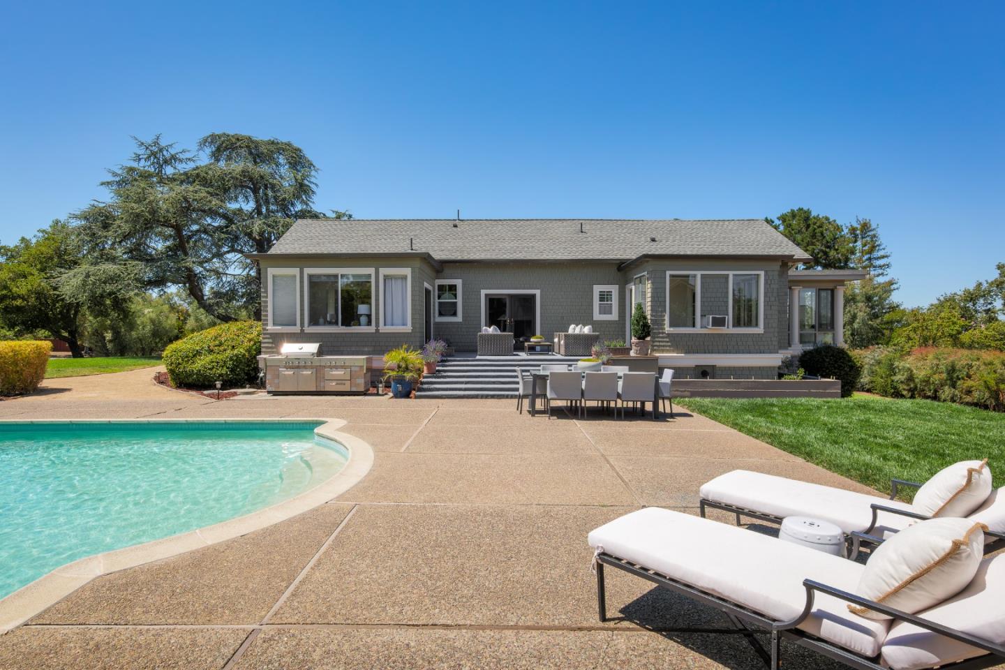 Detail Gallery Image 24 of 28 For 730 Mora Dr, Los Altos,  CA 94024 - 4 Beds | 3/3 Baths