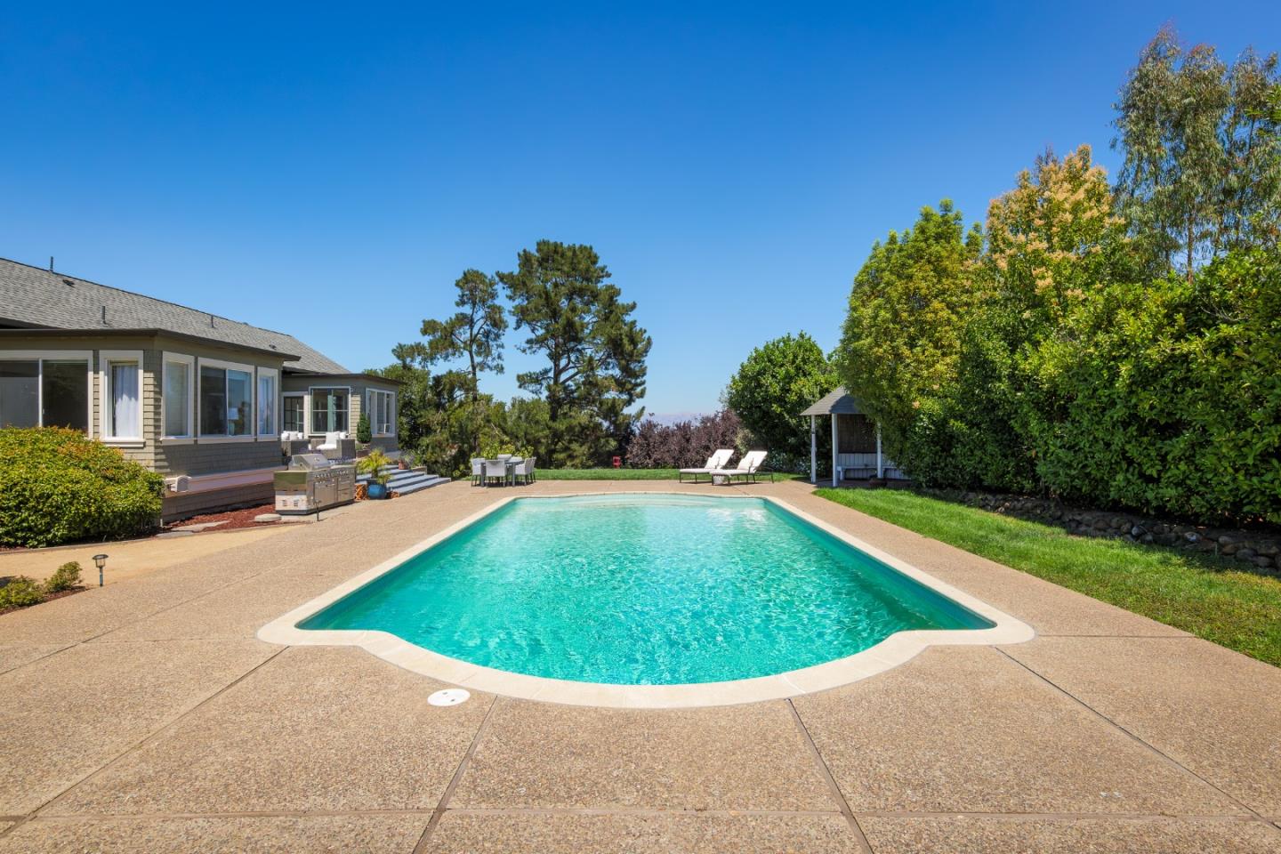 Detail Gallery Image 25 of 28 For 730 Mora Dr, Los Altos,  CA 94024 - 4 Beds | 3/3 Baths