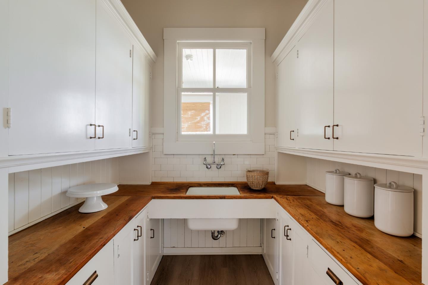 Detail Gallery Image 9 of 28 For 730 Mora Dr, Los Altos,  CA 94024 - 4 Beds | 3/3 Baths