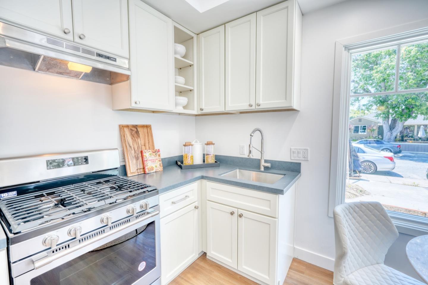 Detail Gallery Image 52 of 73 For 952 6th Ave, Redwood City,  CA 94063 - – Beds | – Baths