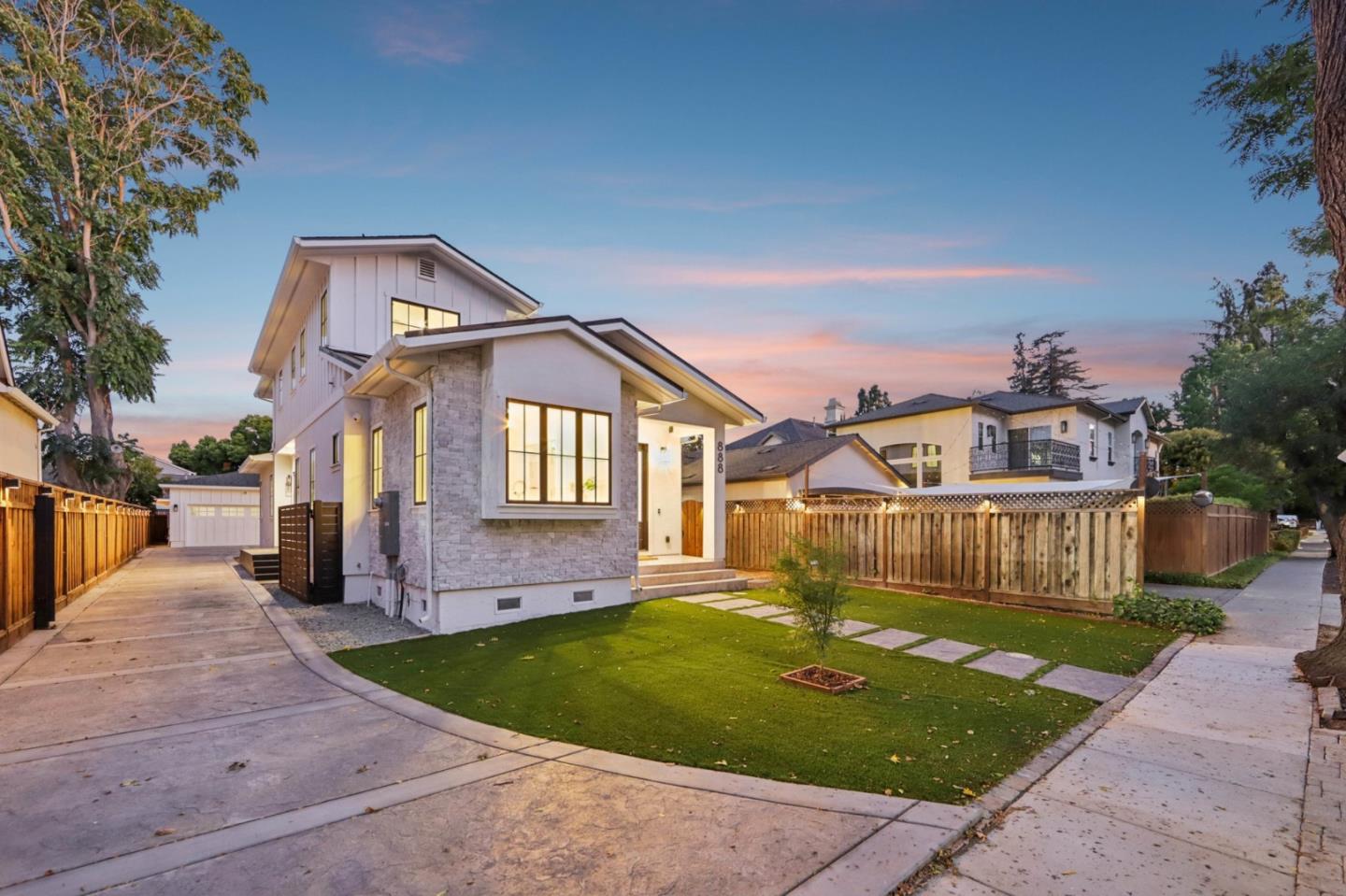 Detail Gallery Image 2 of 44 For 888 Pine Ave, San Jose,  CA 95125 - 4 Beds | 3 Baths