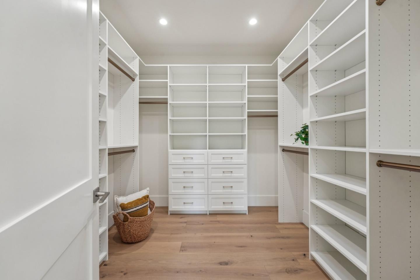 Detail Gallery Image 26 of 44 For 888 Pine Ave, San Jose,  CA 95125 - 4 Beds | 3 Baths