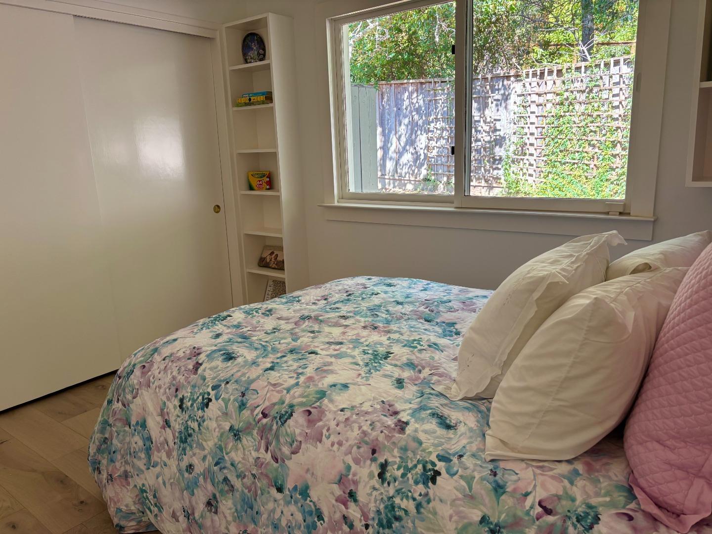 Detail Gallery Image 11 of 19 For 108 Santa Maria Ave, Portola Valley,  CA 94028 - 3 Beds | 2 Baths