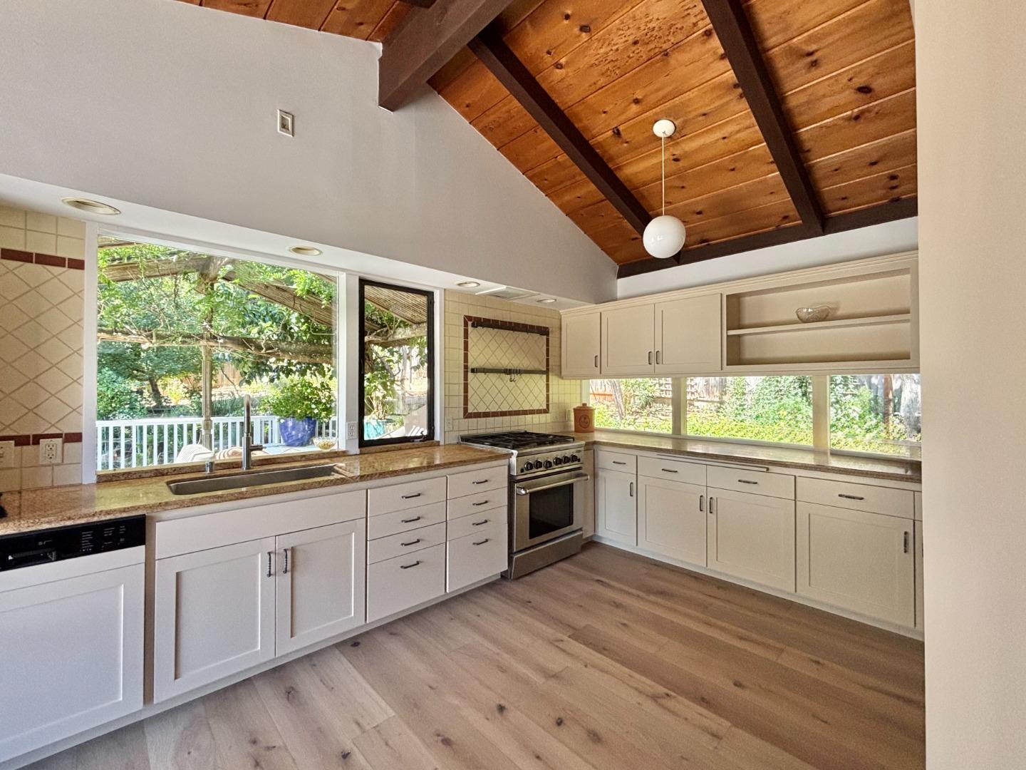 Detail Gallery Image 7 of 19 For 108 Santa Maria Ave, Portola Valley,  CA 94028 - 3 Beds | 2 Baths