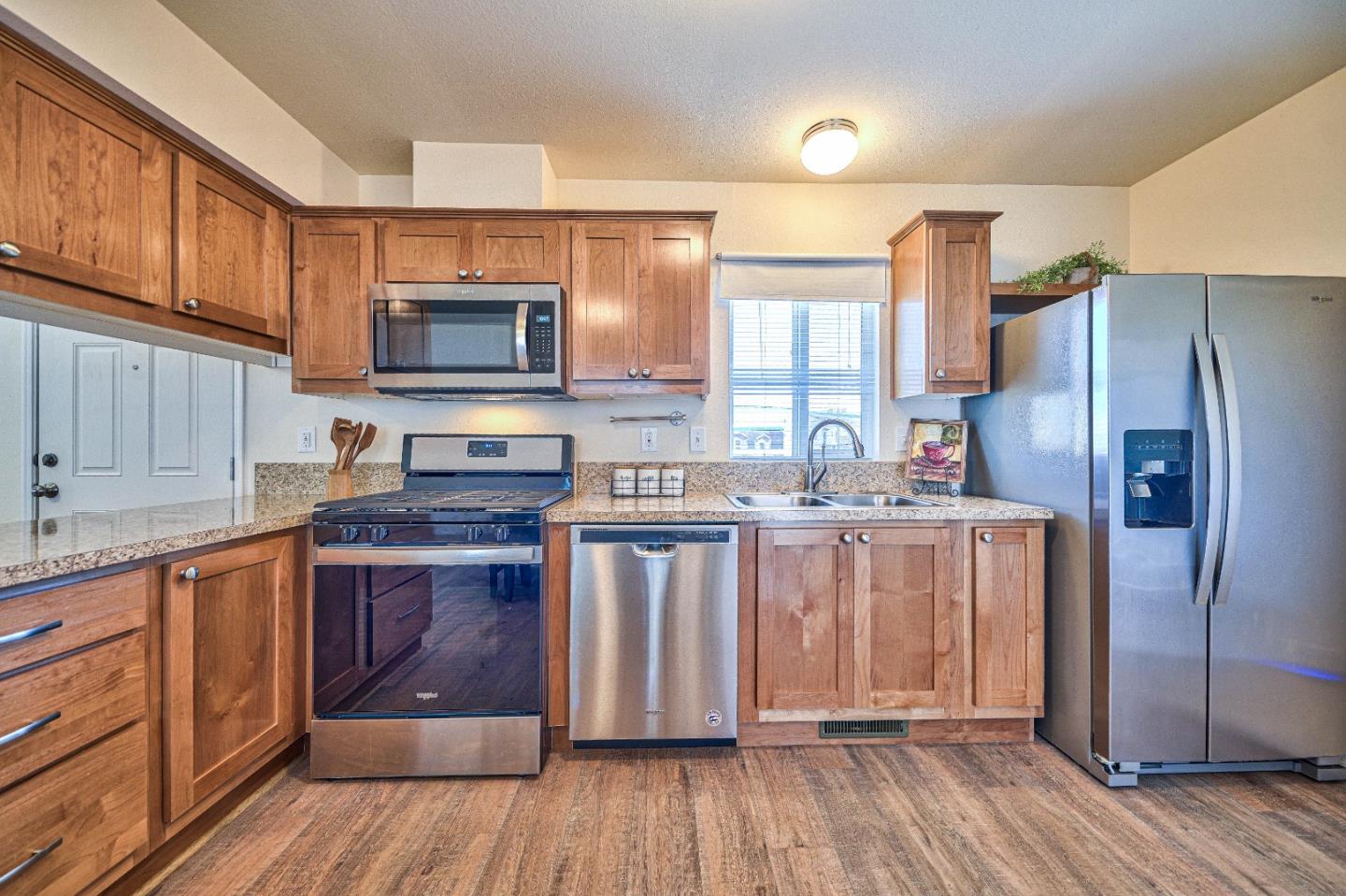 Detail Gallery Image 10 of 27 For 55 San Juan Grade Rd #85,  Salinas,  CA 93906 - 2 Beds | 2 Baths