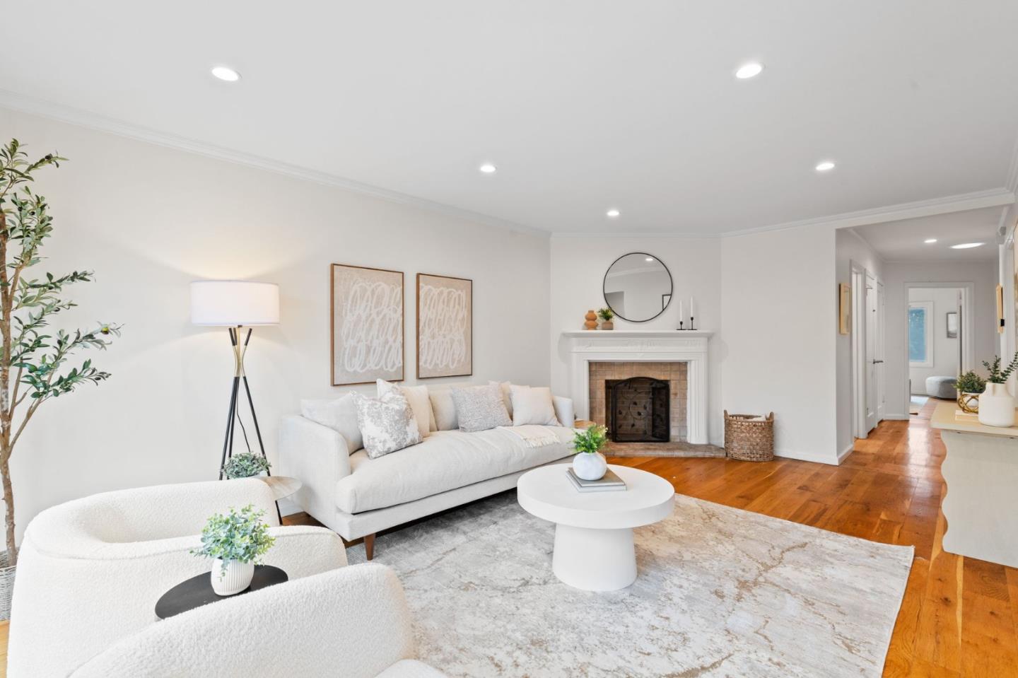 Detail Gallery Image 11 of 34 For 2640 Alemany Blvd, San Francisco,  CA 94112 - 4 Beds | 2 Baths