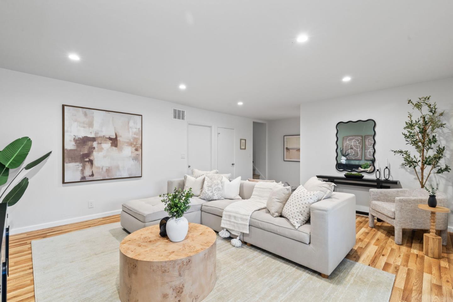 Detail Gallery Image 22 of 34 For 2640 Alemany Blvd, San Francisco,  CA 94112 - 4 Beds | 2 Baths