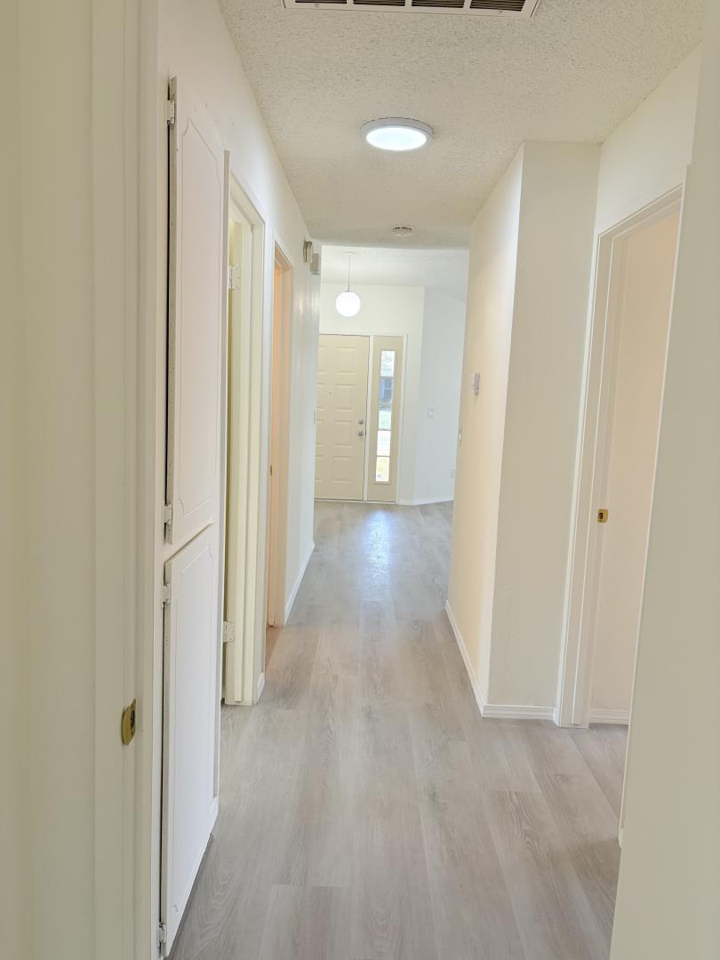 Detail Gallery Image 12 of 22 For 3985 Limestone Way, Sacramento,  CA 95823 - 4 Beds | 2 Baths