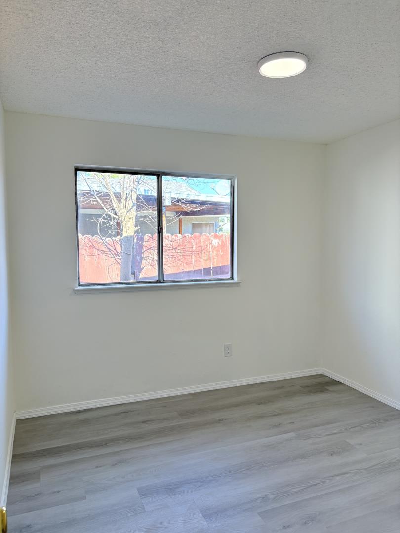 Detail Gallery Image 18 of 22 For 3985 Limestone Way, Sacramento,  CA 95823 - 4 Beds | 2 Baths