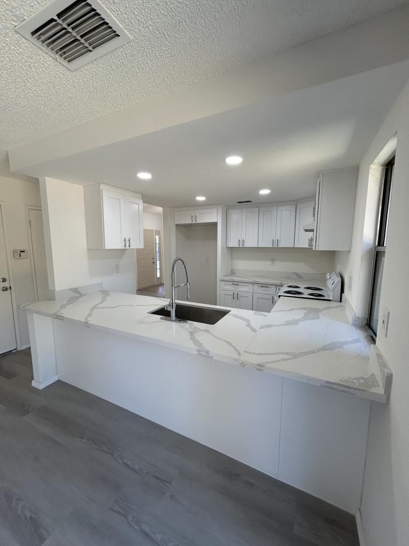 Detail Gallery Image 4 of 22 For 3985 Limestone Way, Sacramento,  CA 95823 - 4 Beds | 2 Baths