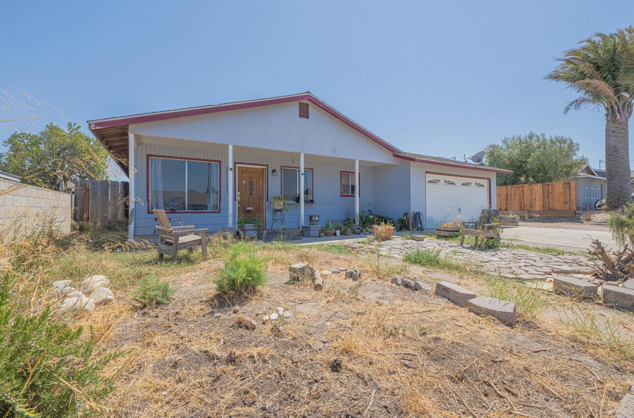 Detail Gallery Image 2 of 28 For 45130 Crown Ave, King City,  CA 93930 - 3 Beds | 2 Baths