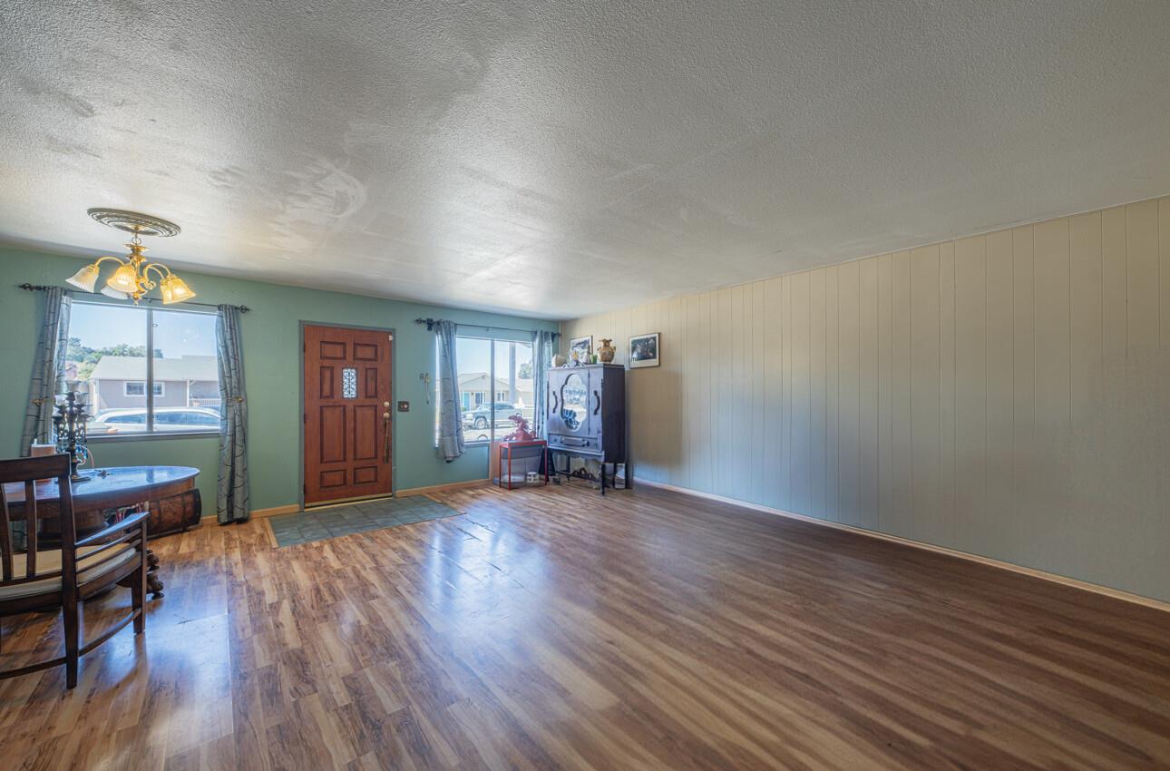Detail Gallery Image 4 of 28 For 45130 Crown Ave, King City,  CA 93930 - 3 Beds | 2 Baths