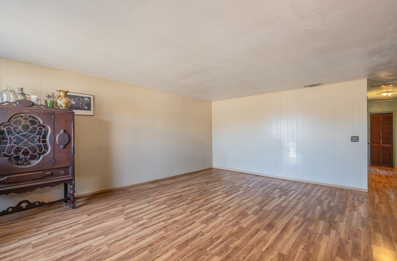 Detail Gallery Image 5 of 28 For 45130 Crown Ave, King City,  CA 93930 - 3 Beds | 2 Baths