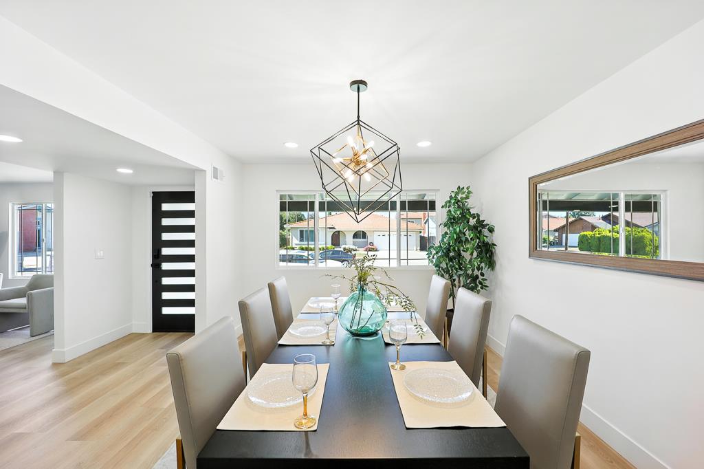 Detail Gallery Image 5 of 33 For 168 Park Dartmouth Pl, San Jose,  CA 95136 - 4 Beds | 2 Baths