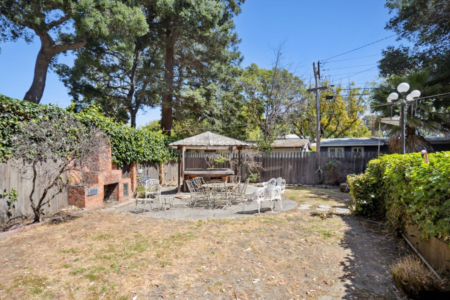 Detail Gallery Image 16 of 19 For 1516 Cortez Ave, Burlingame,  CA 94010 - 4 Beds | 3/1 Baths