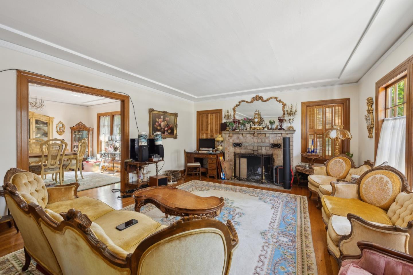 Detail Gallery Image 3 of 19 For 1516 Cortez Ave, Burlingame,  CA 94010 - 4 Beds | 3/1 Baths