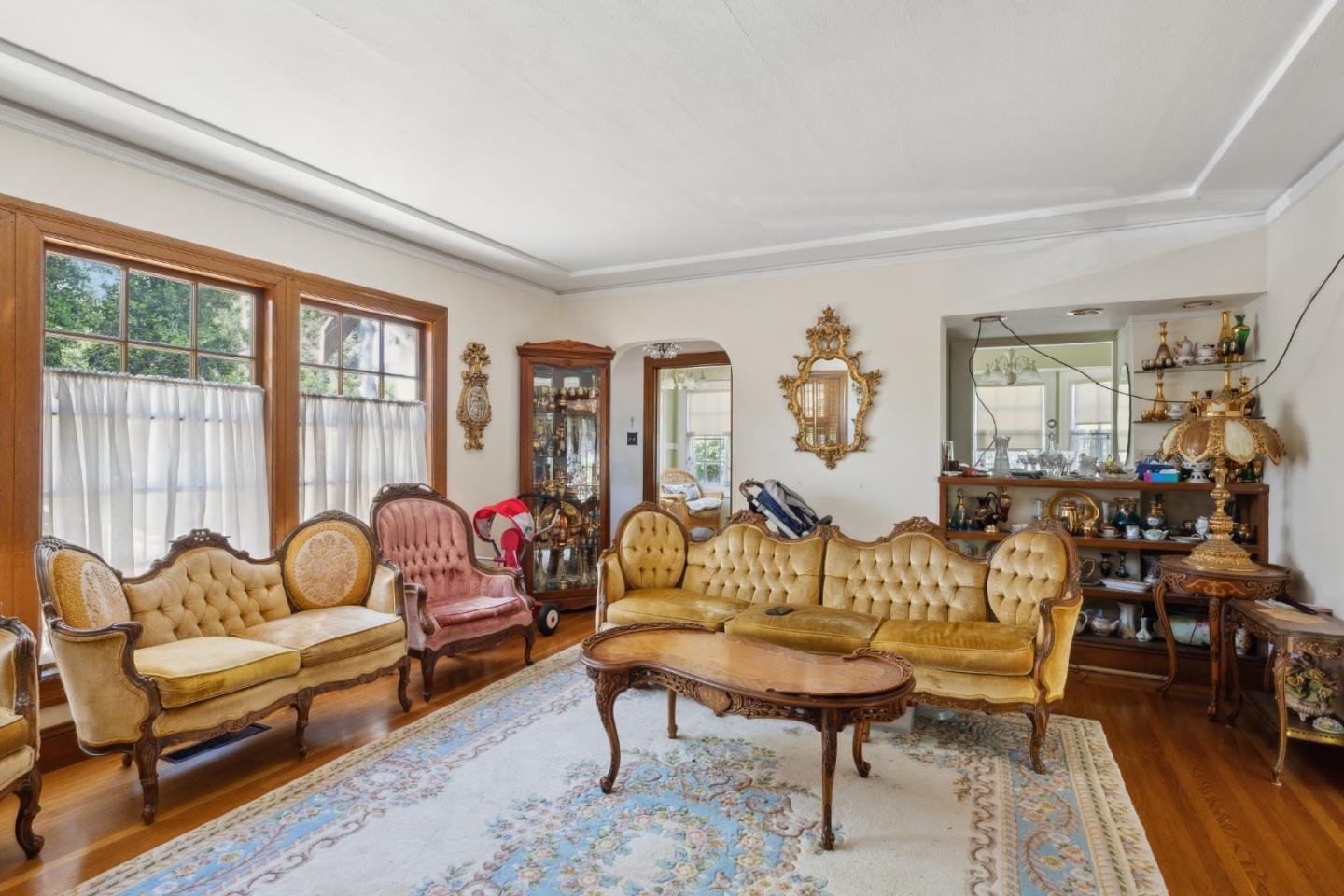 Detail Gallery Image 4 of 19 For 1516 Cortez Ave, Burlingame,  CA 94010 - 4 Beds | 3/1 Baths