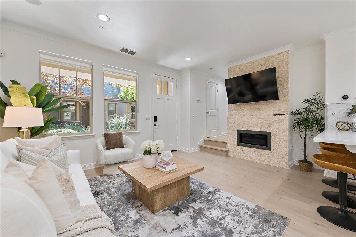 Detail Gallery Image 5 of 21 For 3003 Marcelli Cir, Los Altos,  CA 94022 - 3 Beds | 2/1 Baths
