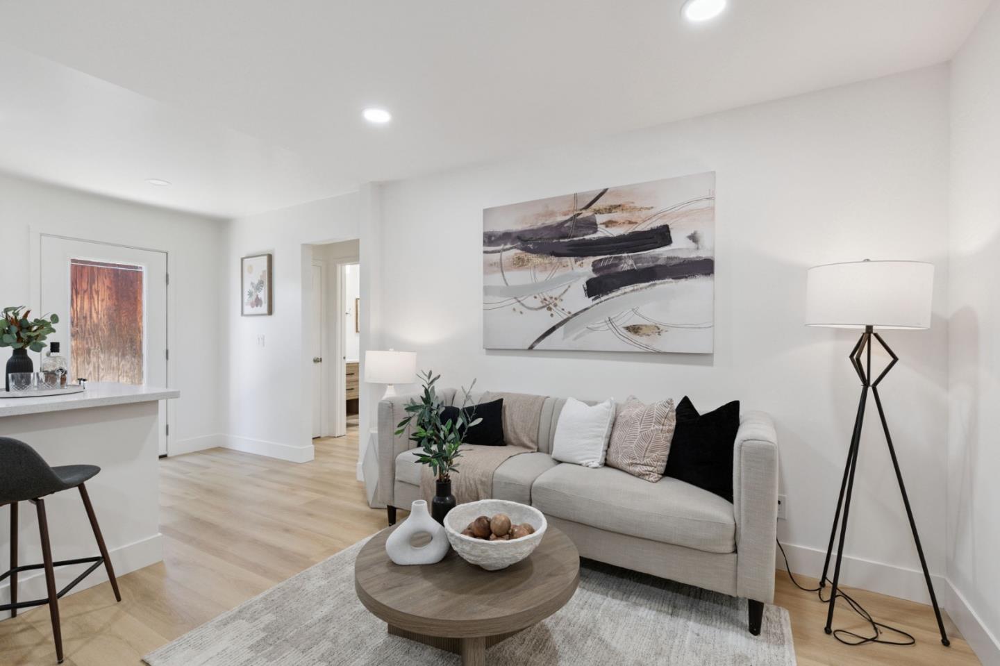 Detail Gallery Image 3 of 25 For 480 Raymond Ave, San Jose,  CA 95128 - 2 Beds | 1 Baths