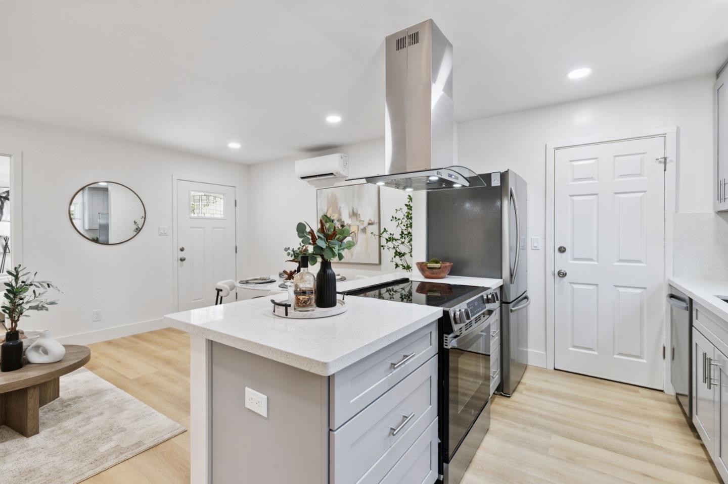 Detail Gallery Image 7 of 25 For 480 Raymond Ave, San Jose,  CA 95128 - 2 Beds | 1 Baths