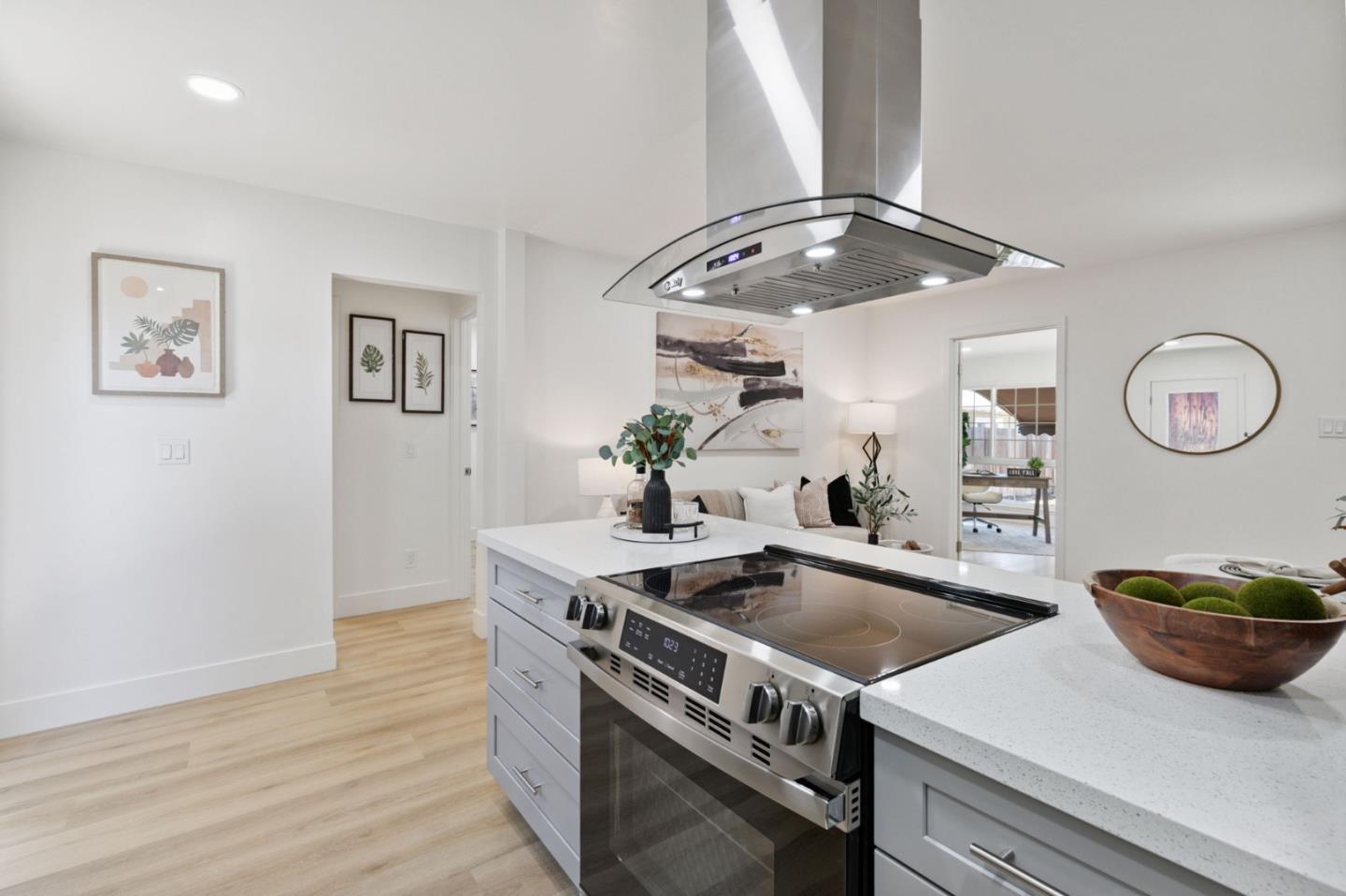 Detail Gallery Image 9 of 25 For 480 Raymond Ave, San Jose,  CA 95128 - 2 Beds | 1 Baths