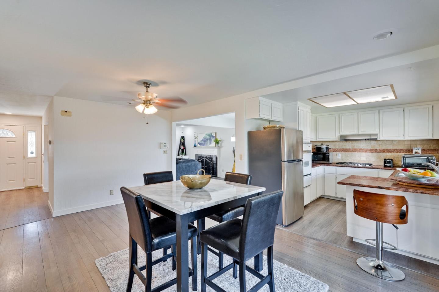 Detail Gallery Image 10 of 23 For 2209 Fairmont Dr, San Jose,  CA 95148 - 3 Beds | 2 Baths