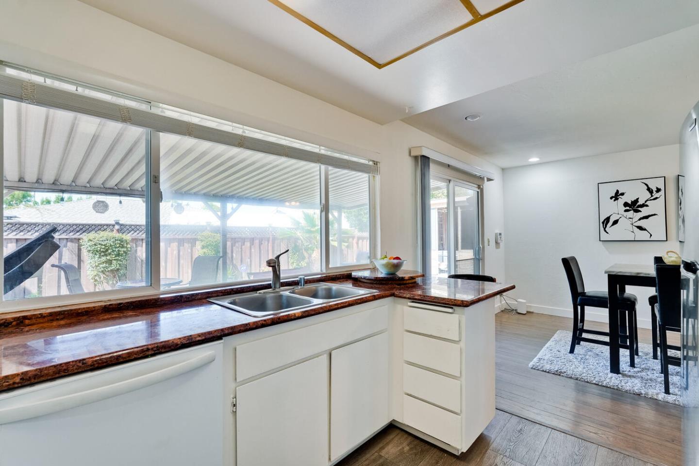 Detail Gallery Image 11 of 23 For 2209 Fairmont Dr, San Jose,  CA 95148 - 3 Beds | 2 Baths