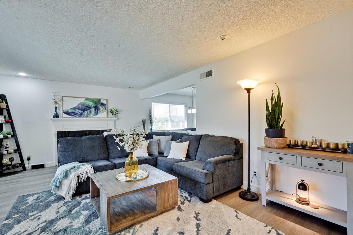 Detail Gallery Image 6 of 23 For 2209 Fairmont Dr, San Jose,  CA 95148 - 3 Beds | 2 Baths