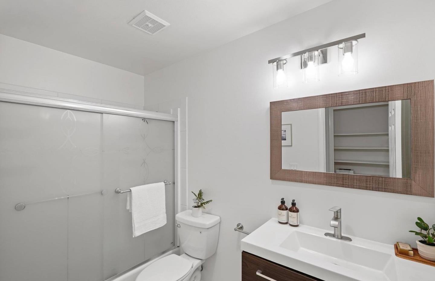 Detail Gallery Image 7 of 12 For 7150 Rainbow #42,  San Jose,  CA 95129 - 2 Beds | 1/1 Baths
