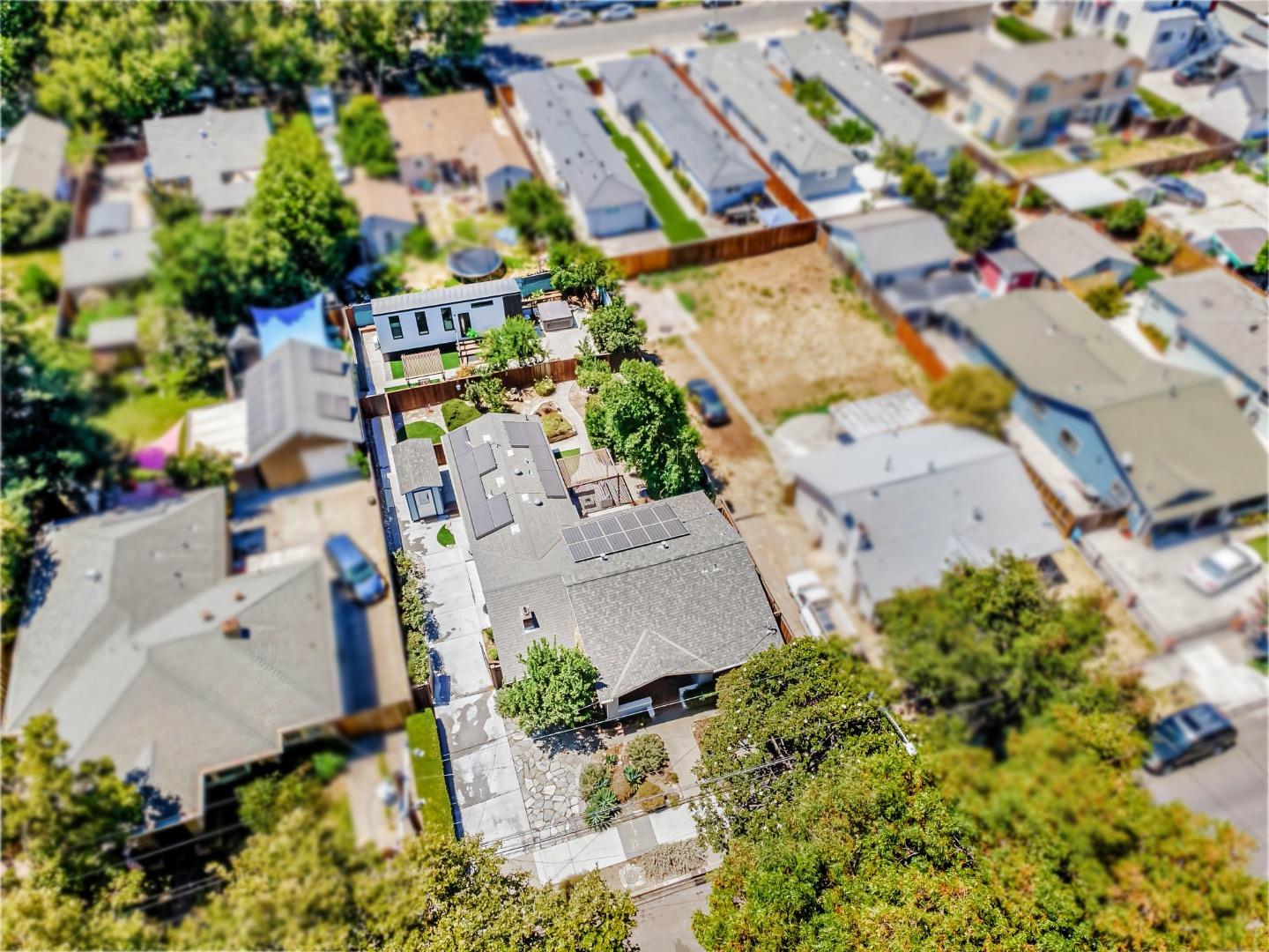 Detail Gallery Image 45 of 51 For 133 S 20th St, San Jose,  CA 95116 - 3 Beds | 3 Baths