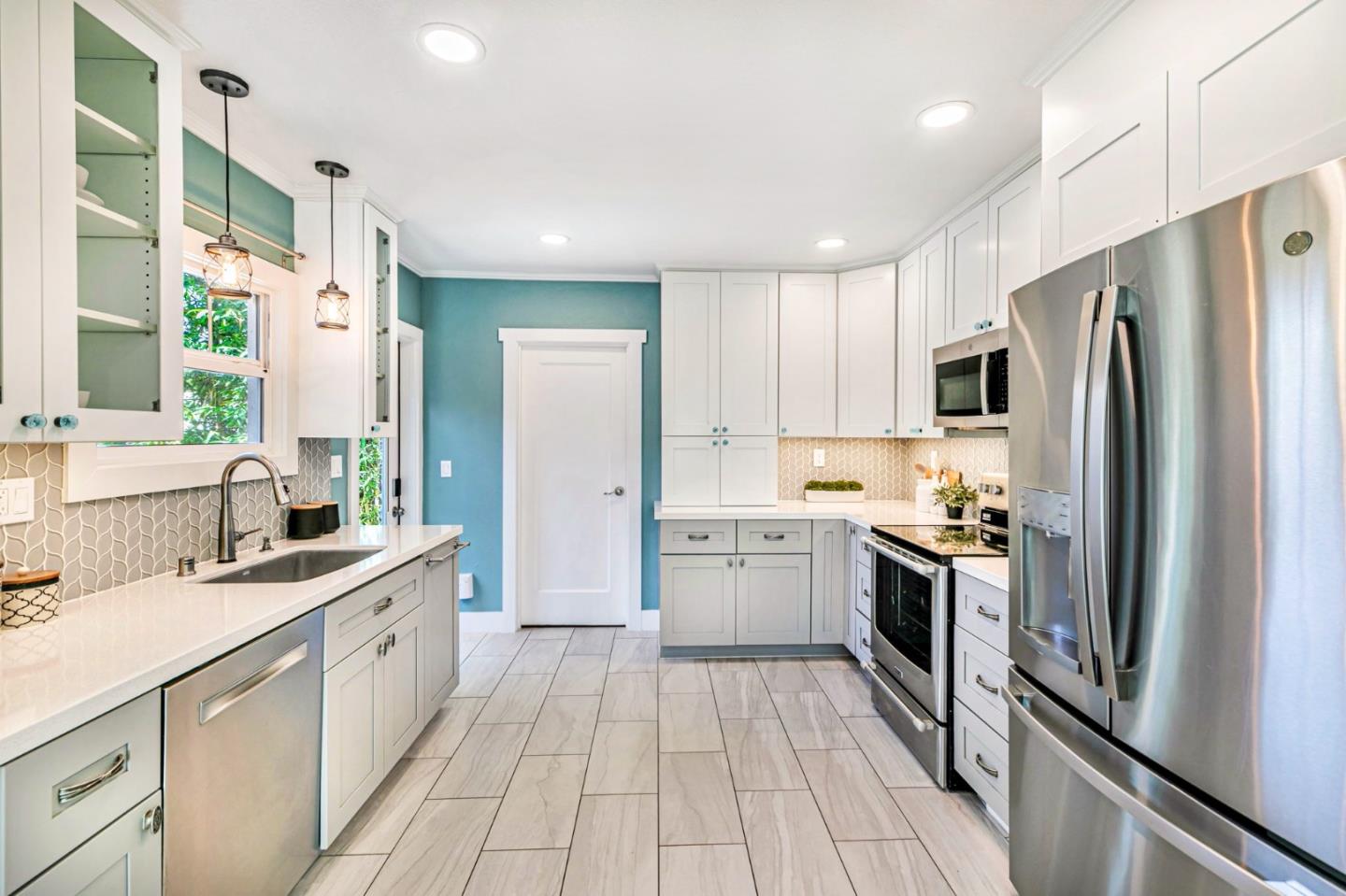 Detail Gallery Image 7 of 51 For 133 S 20th St, San Jose,  CA 95116 - 3 Beds | 3 Baths