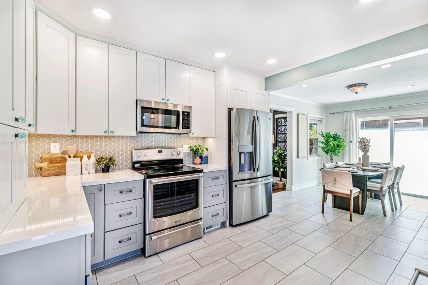 Detail Gallery Image 9 of 51 For 133 S 20th St, San Jose,  CA 95116 - 3 Beds | 3 Baths