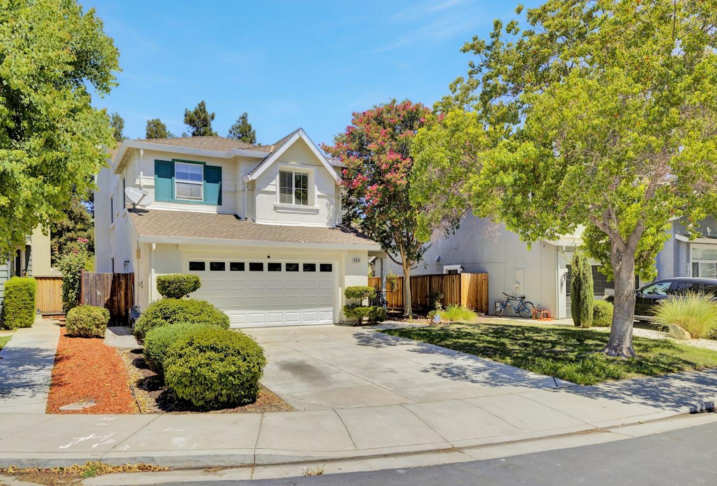 Detail Gallery Image 2 of 47 For 693 Nacomis Ct, Tracy,  CA 95304 - 5 Beds | 3 Baths