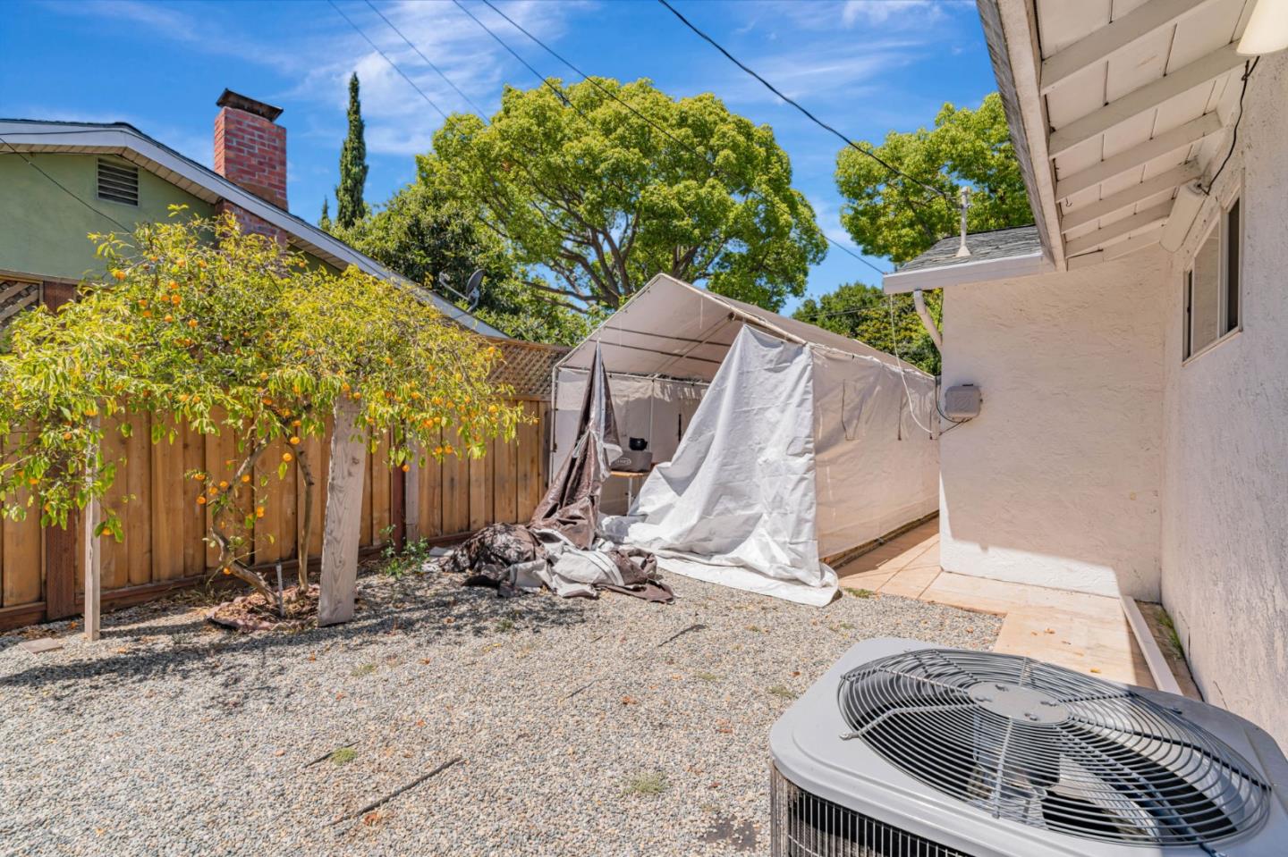 Detail Gallery Image 18 of 27 For 225 W Meadow Dr, Palo Alto,  CA 94306 - 3 Beds | 2 Baths